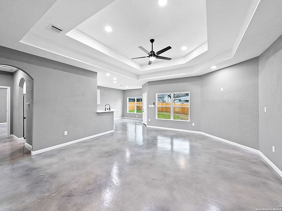 5th image of 2747 UNIT B WALEETKA ST