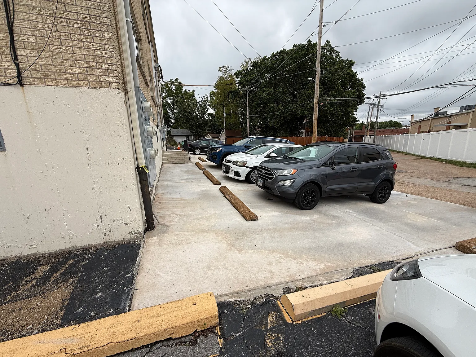 1 bed, 750 sqft, $995 — Photo 3