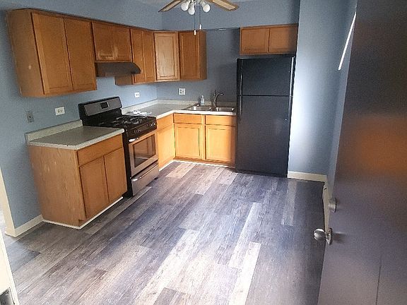 4th image of 22 E 58th St Unit 2