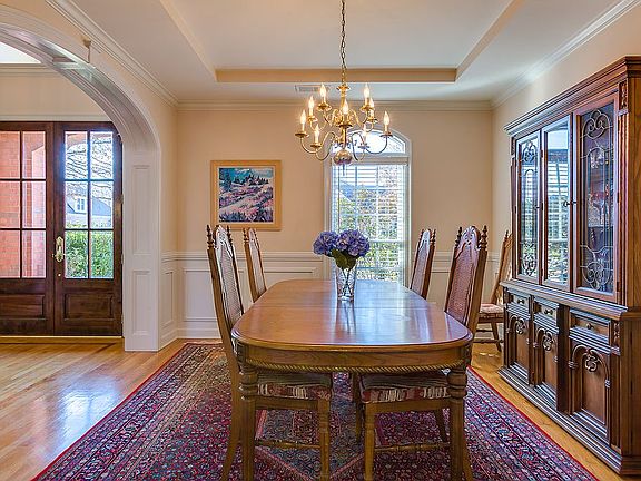 3rd image of 9828 Garden Pl