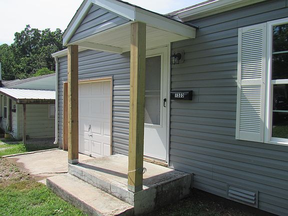 3rd image of 1535 E Livingston Street