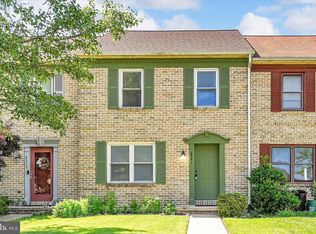 6541 Hollow Dr, East Petersburg, PA 17520