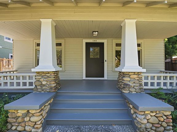 4th image of 1364 Randol Ave