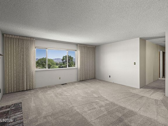 5th image of 2615 Everett Dr