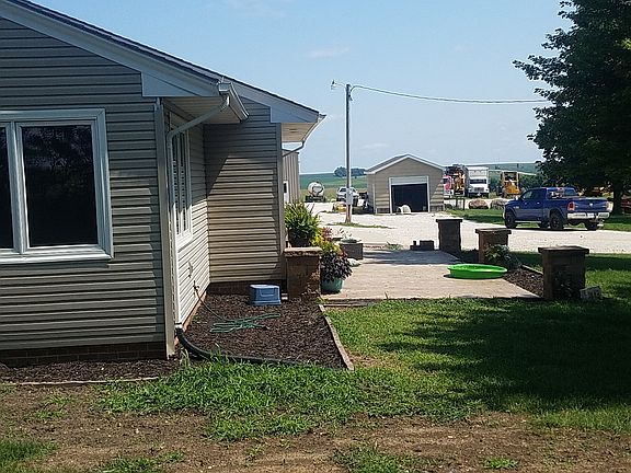 5th image of 3276 Karr Ave
