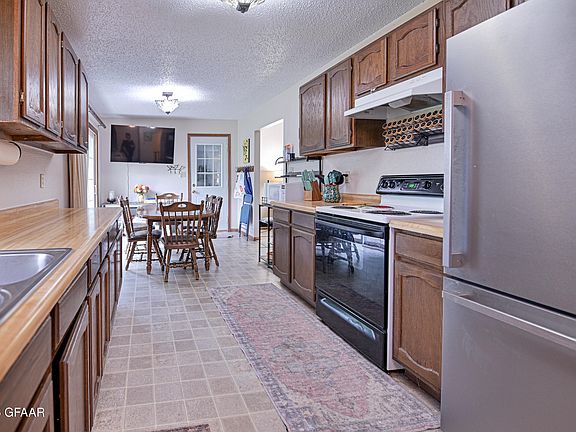 2nd image of 505 12th St