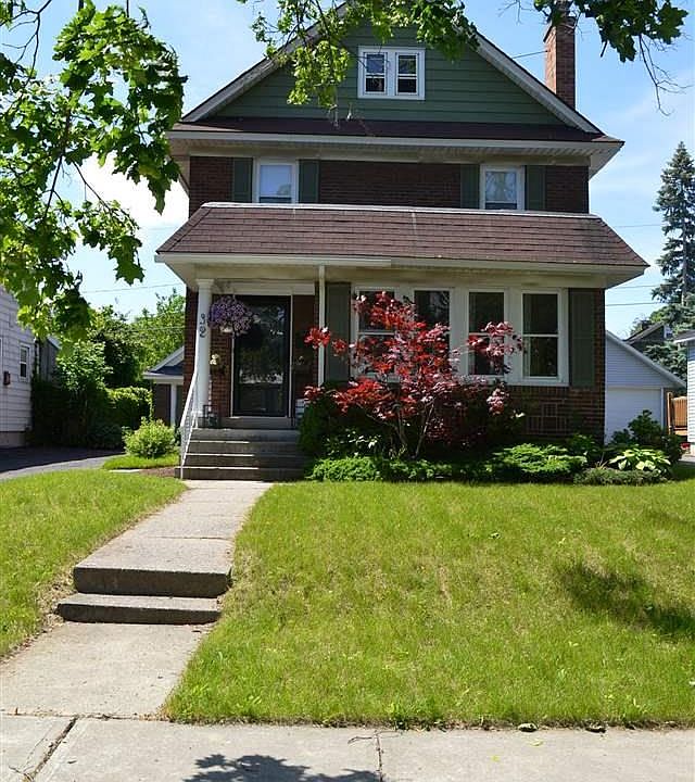 1st image of 32 Fleetwood Ave