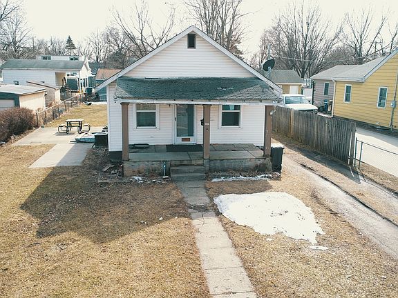 2nd image of 2907 Walker St