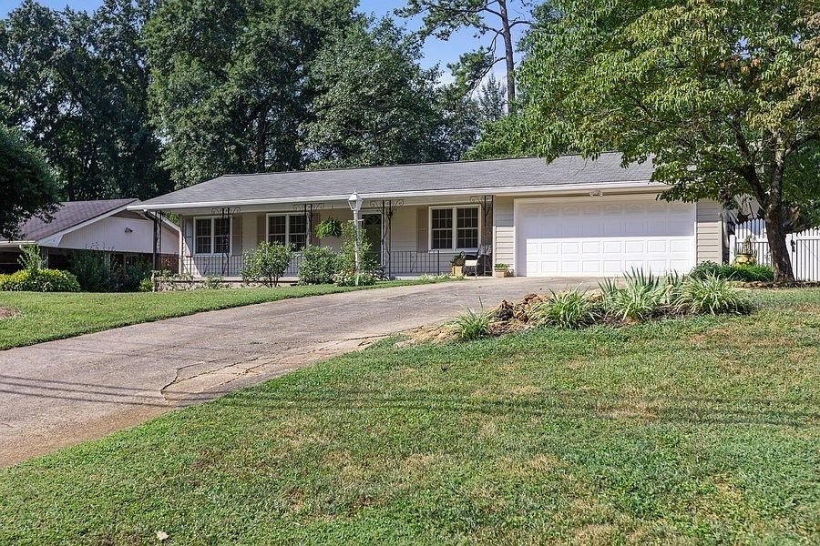 1st image of 4126 N Shallowford Rd