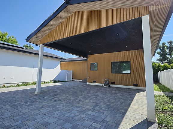 3rd image of 23455 Burbank Blvd