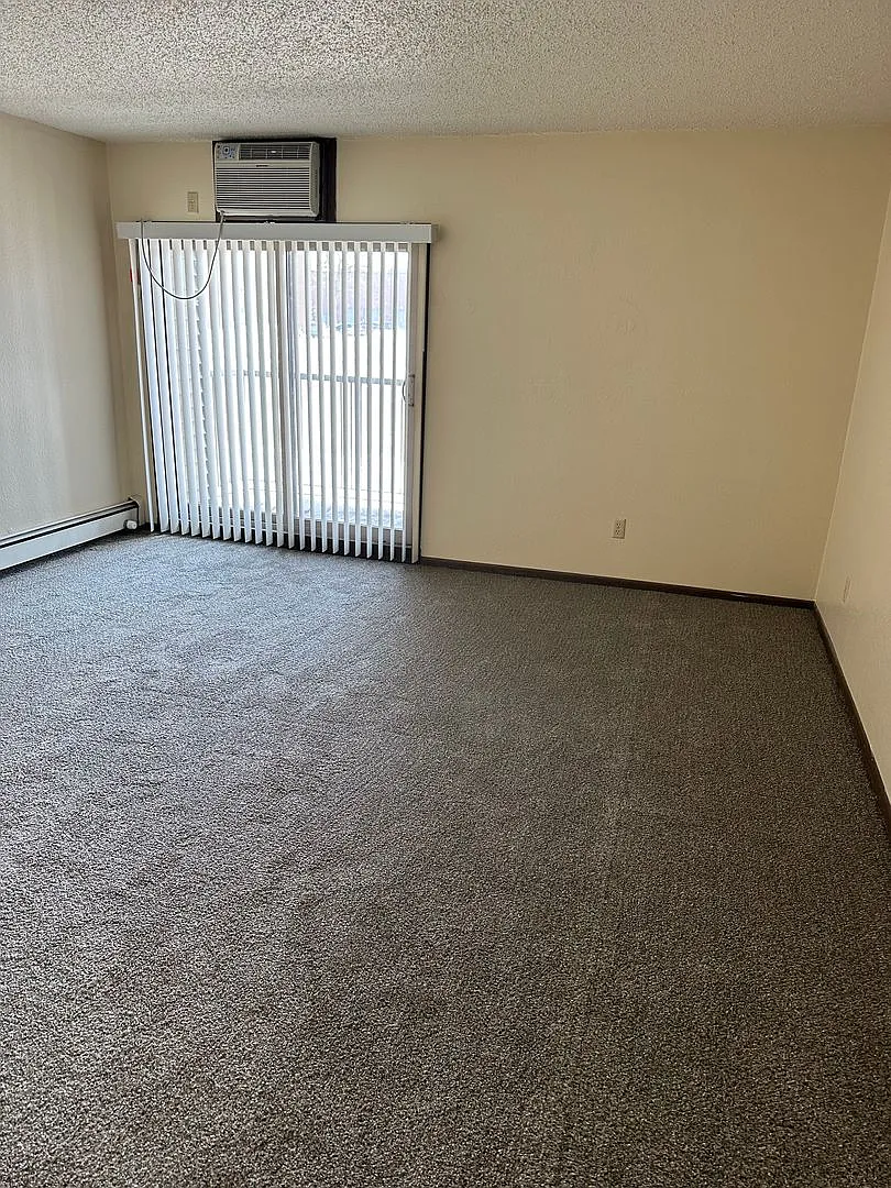 One Bedroom with Balcony — Photo 4