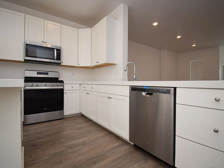 4727 S Hillhouse Cv #102 — Photo 9