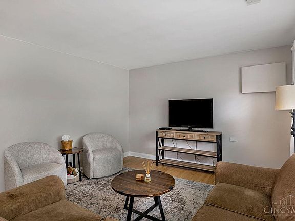 5th image of 4001 Lovell Ave