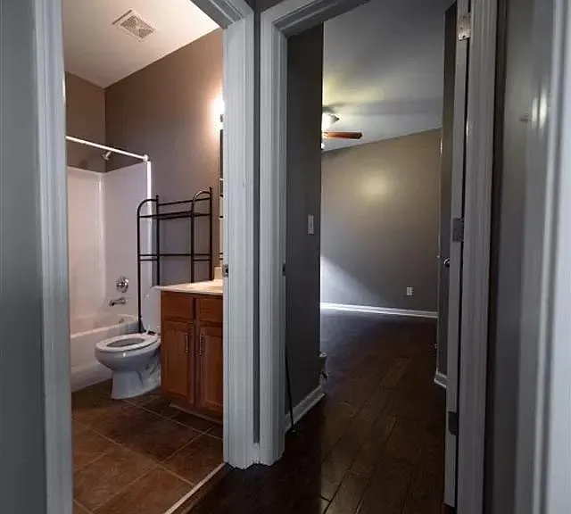 1364 Harbor Park Dr — Photo 8