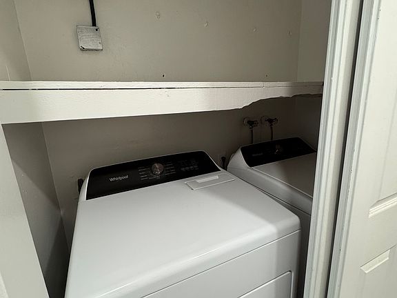 5th image of 227 NE 18th Ave #2
