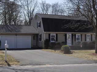 83 Old Barn Rd, West Springfield, MA 01089