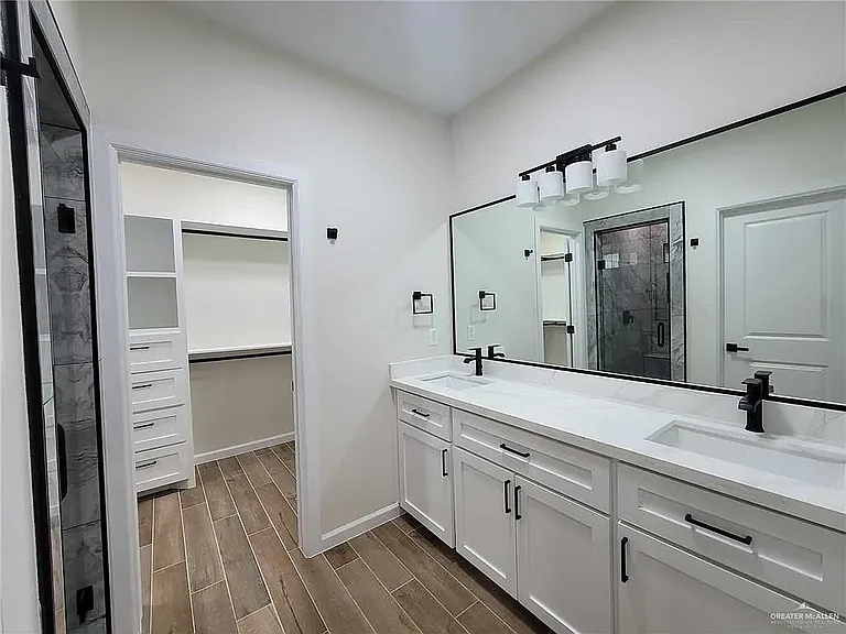 729 Saint Vincent Dr — Photo 8