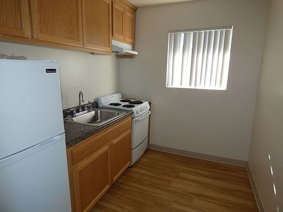 4th image of 1026 S Russell Ave APT J