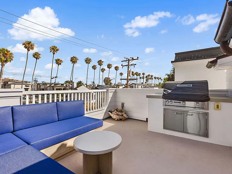 Rooftop Seating and BBQ