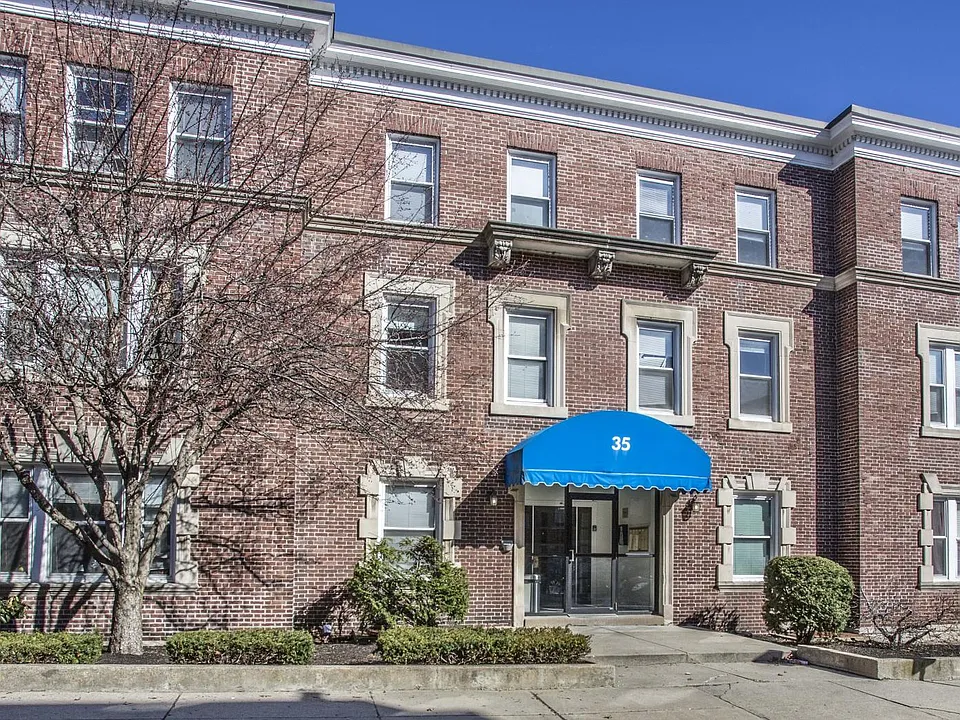 35 South St #8