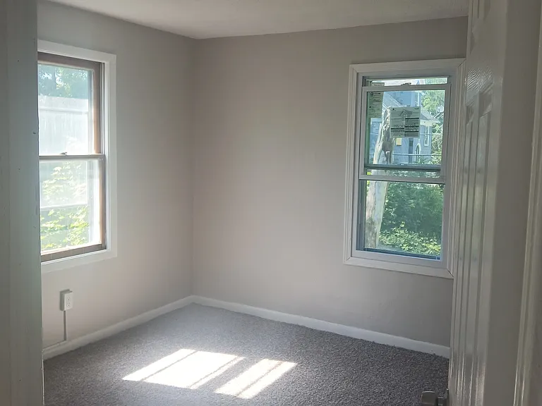 118 Avis St — Photo 9