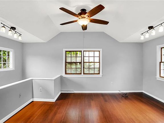 5th image of 3312 Thornwood Dr