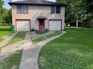 409 Doris St, El Campo, TX 77437