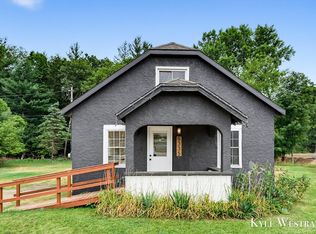 9335 SW Greenville Rd, Greenville, MI 48838