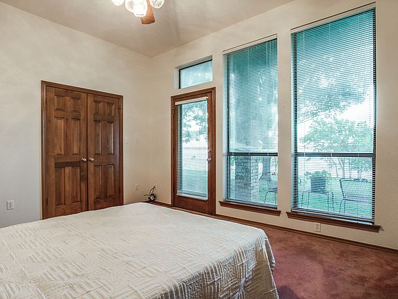 3rd image of 4410 Scenic Dr