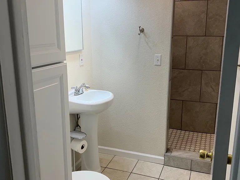 320 Goldco Cir — Photo 12
