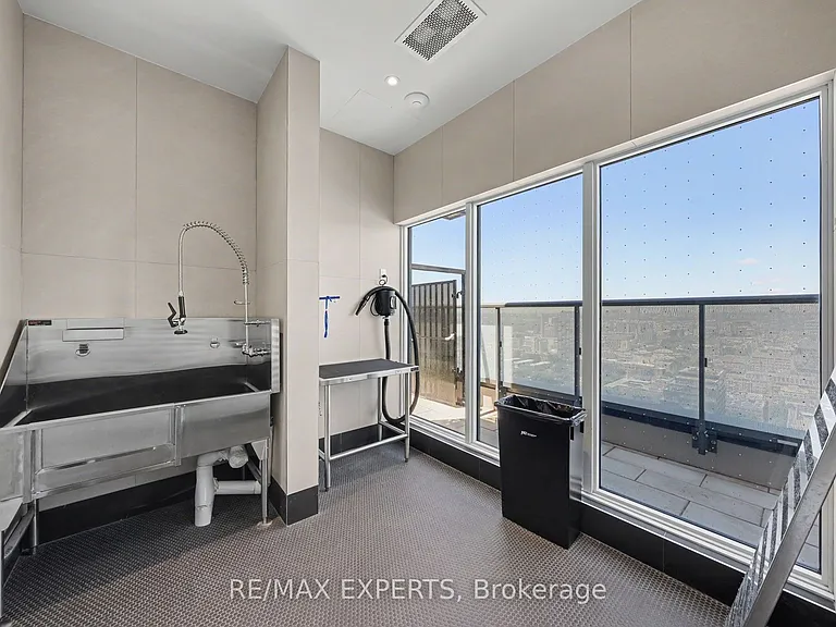 280 Dundas St W #1805 — Photo 32