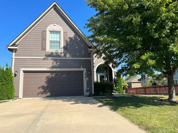 14895 S Gallery St, Olathe, KS 66062