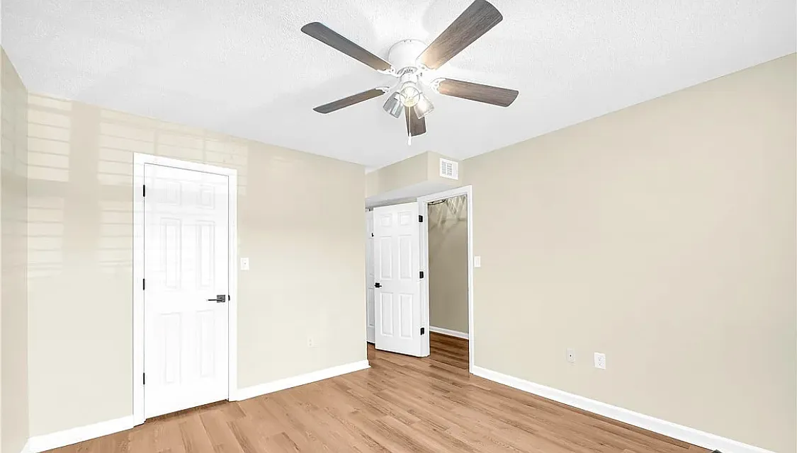Building Photo - 2165 Milledge Ave #B1