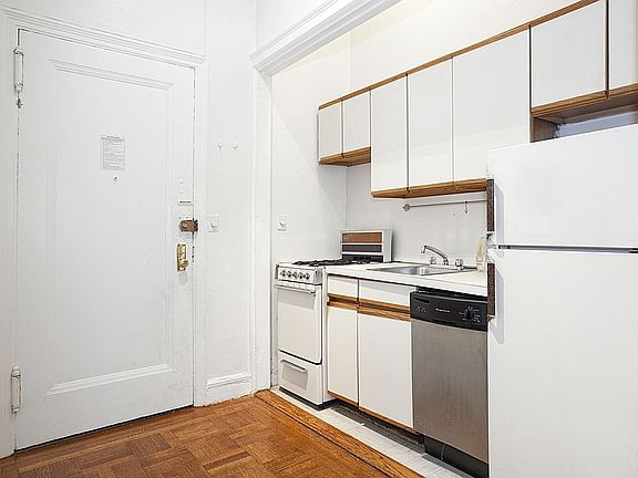 4th image of 284 5th Ave #3A