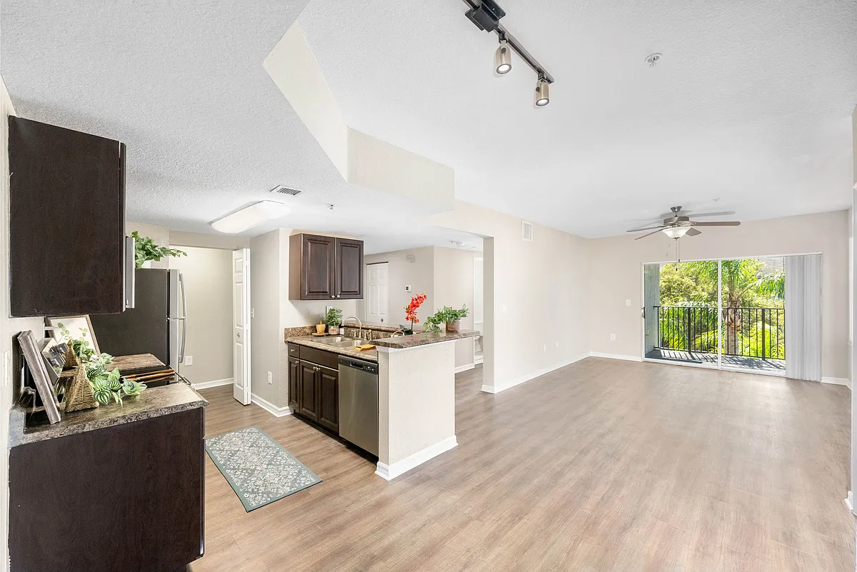 Building Photo - MAA Lake Nona
