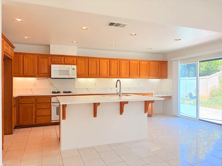 28330 Linda Vista St — Photo 5