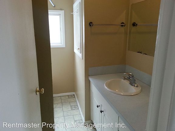 3rd image of 335 W 17th St