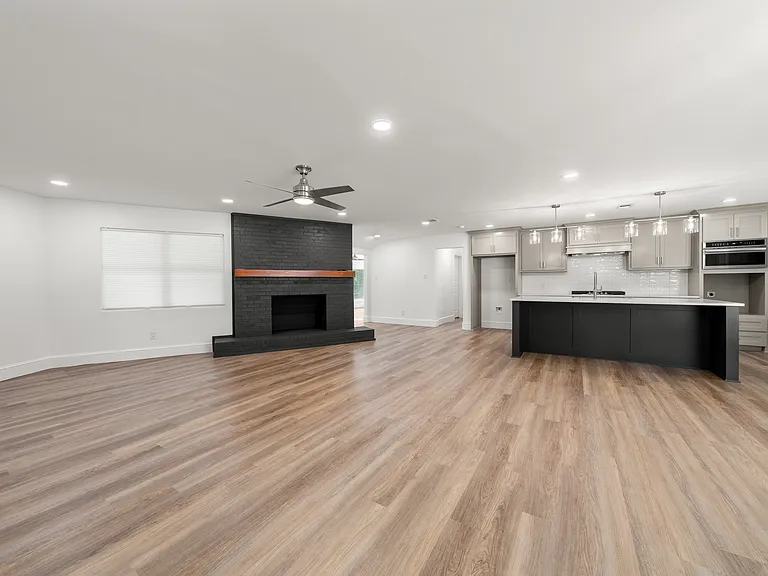 52055 Lockwood Dr — Photo 3