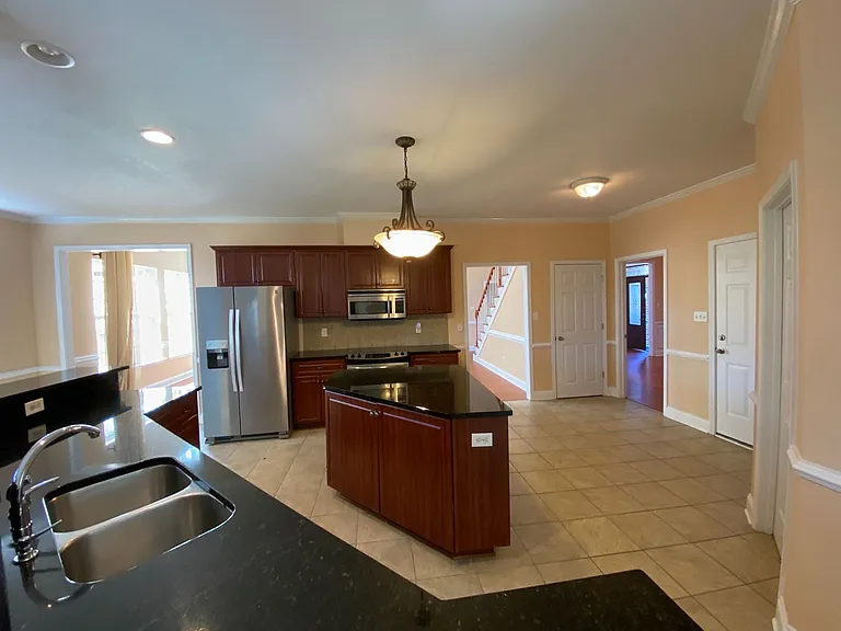 1002 Dorset Ln — Photo 10