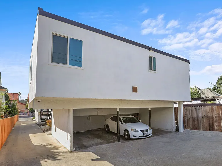 2814 Sichel St — Photo 45