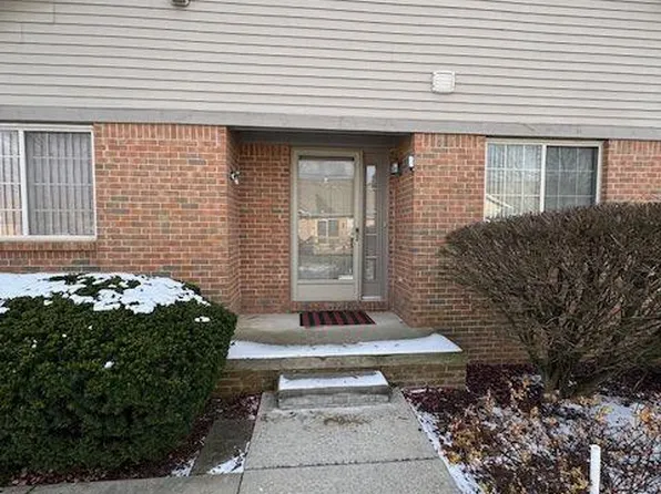 1922 Pebble Creek Dr, Canton, MI 48188