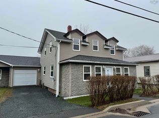 41 Irving St, Halifax, NS B2W 1K1