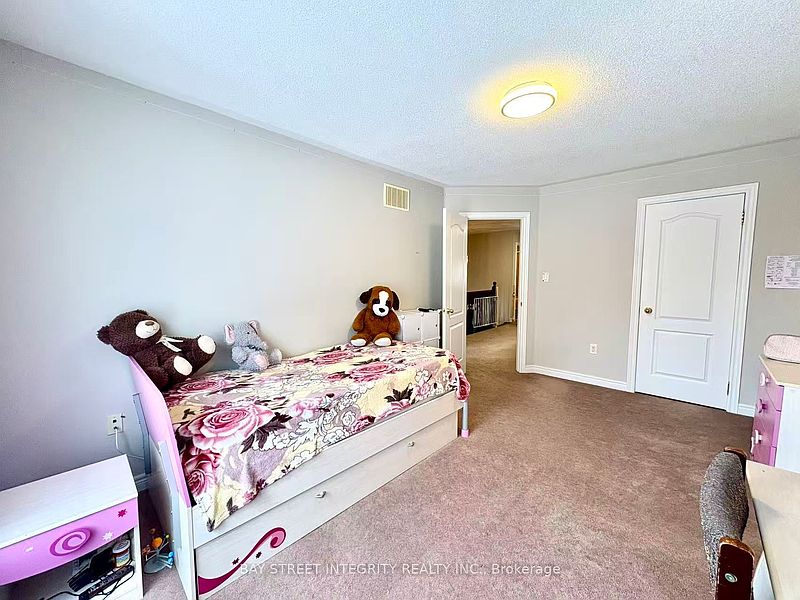 Richmond Hill Townhouse for rent - 4 Bedrooms — photo 17