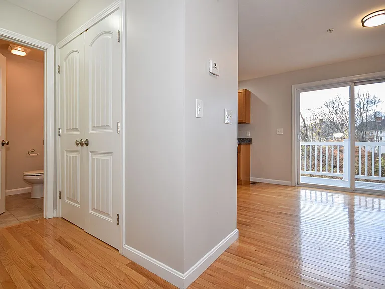 Jefferson Court — Photo 21