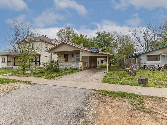3rd image of 605 S Maxwell St