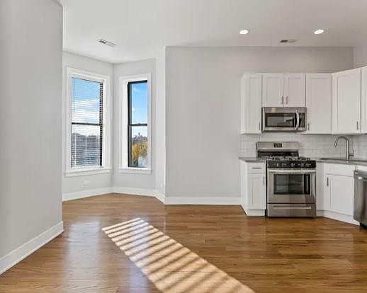 4th image of 350 W Dickens Ave #Garden