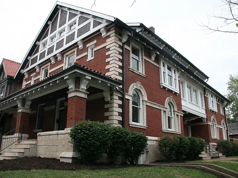345 Rosedale Ave — Photo 1