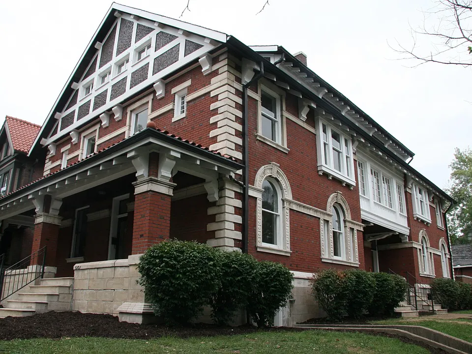 345 Rosedale Ave