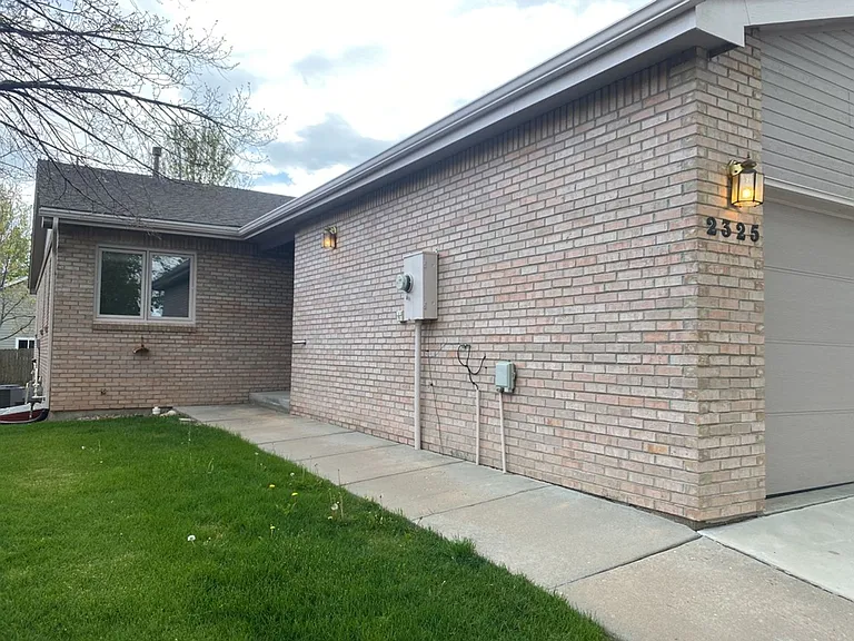 2325 Northbrook Dr — Photo 4