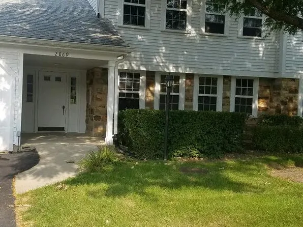 2869 Meadow Ln #X1, Schaumburg, IL 60193